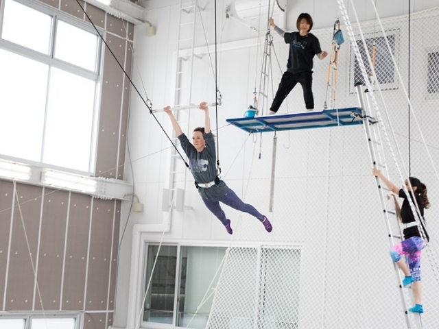 勇気を振り絞っていざスタート。_Fly'n Fit Trapeze Studio