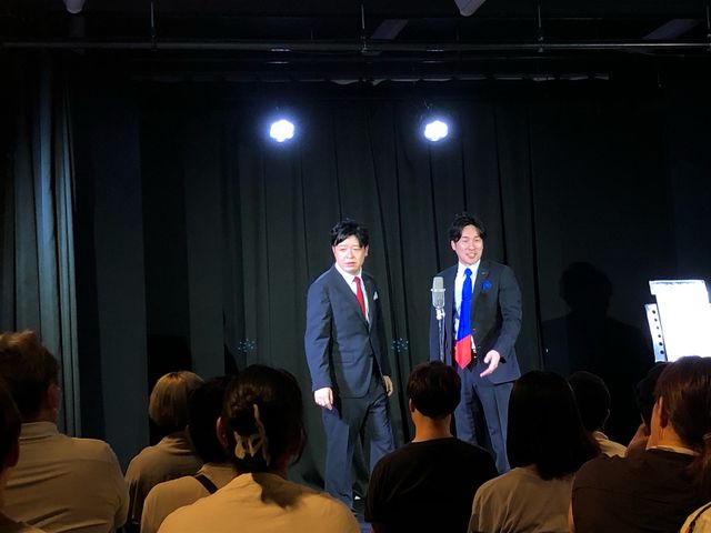 舞台と客席の近さにびっくり!?_新世界ZAZA