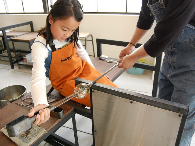 小学生のお子様から体験ができます。_808 GLASS NIKKO