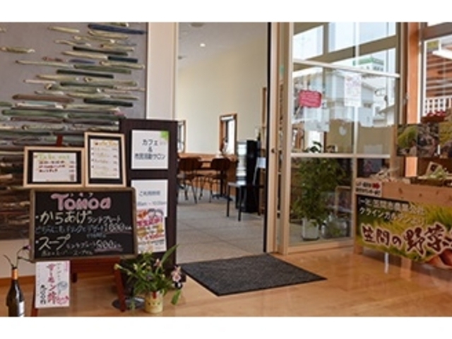 「トモア」内カフェ
11:00〜20:00(LO)
_特定非営利活動法人いばらきの魅力を伝える会