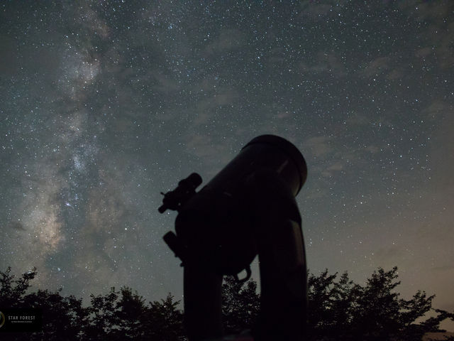 望遠鏡を使った天体観測も楽しめます!_Star Forest