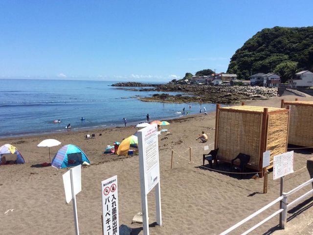 こじんまりしてファミリー向け。静かで水もきれいな穴場の海です。_太海海岸ビーチボックス
