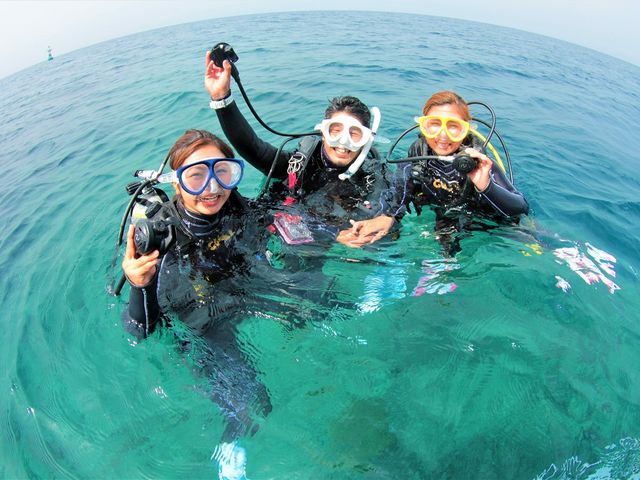 インストラクターを貸し切り!
安心安全の体験ダイビング_瀬長島マリンサービス