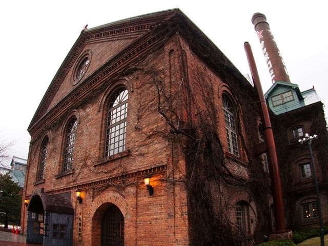 You can also sightseeing old buildings_Hokkaido Private Adventure