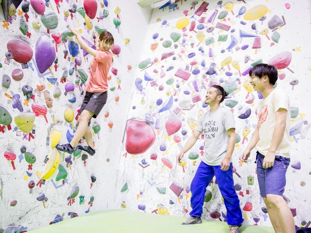 スタッフによるレクチャーで初めての方も安心_ロックスクライミングジム