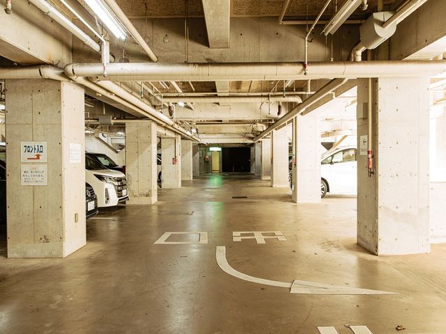 地下駐車場_亀の井ホテル 有馬