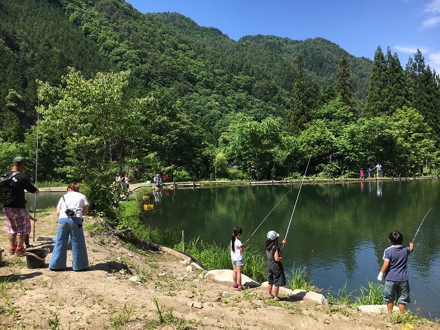 飛騨高山釣池 鱒蔵
