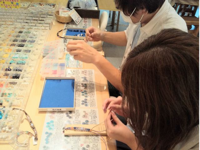 レザーブレスレット作り_体験工房和楽日 天然石アクセサリー作り