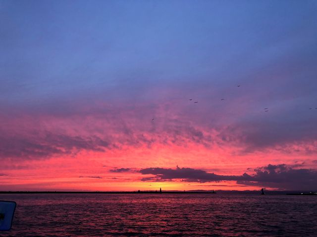 紫色の夕焼け空_釧路夕日観光クルーズ船シークレイン