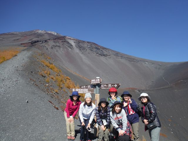 天気が良い日には壮大な景色をバックに写真が撮れます(富士登山・富士下山)_Nagomi Nature Connections