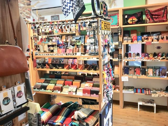 店内_レザークラフト シーレム