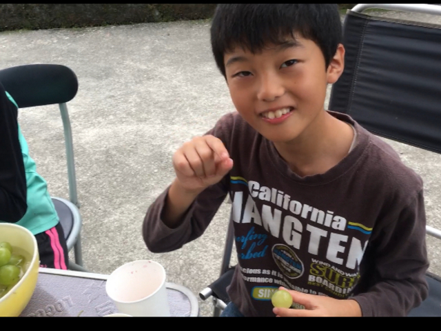マスカットを召し上がっていただきました。すごくおいしかったと言ってくれました。_戸田果樹園