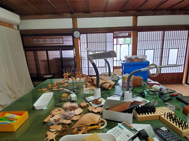 工房の2階でレザークラフト教室を行っています_革工房アトリエ・SHOU