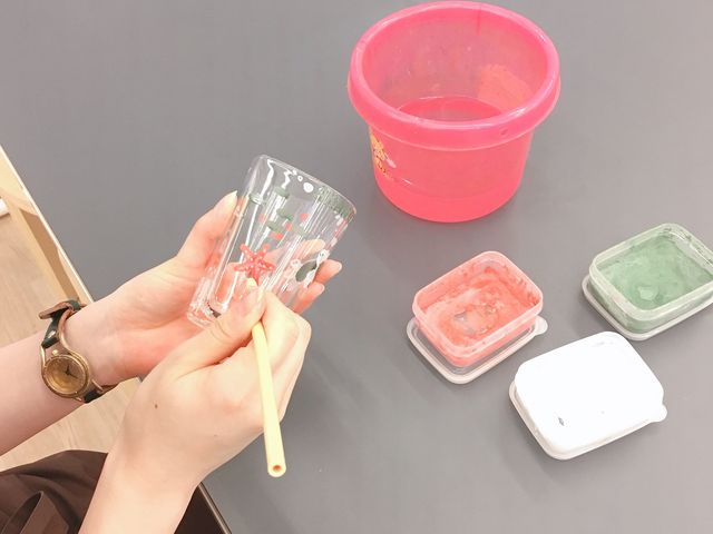 ガラスコップは3色のお色で絵付けして頂きます。_あかね屋 伏見本店