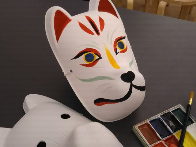 京都で初めて!狐のお面絵付け体験です。
_あかね屋 伏見本店