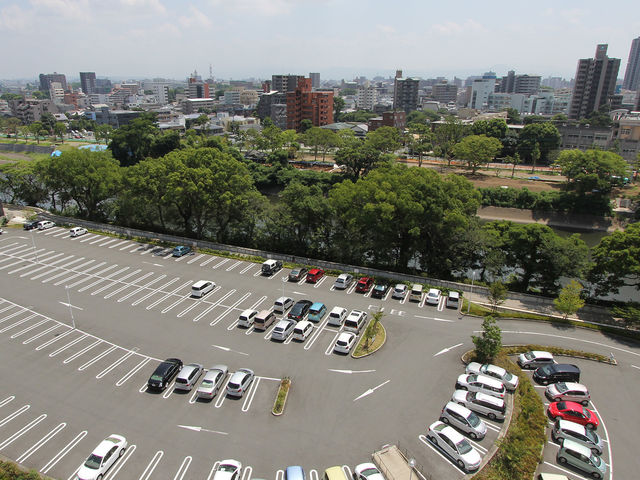 160台収容可能な駐車場完備お食事のご利用で2時間サービスさせていただきます_ホテル メルパルク熊本
