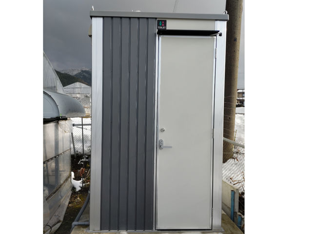 洋式のトイレが一つあります。
_藤澤いちご園