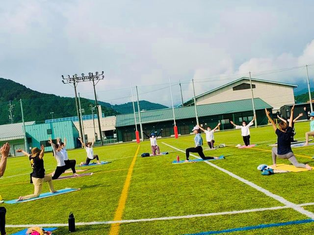 地域での世界ヨガデーイベントの様子_Fit∞(フィットエイト)