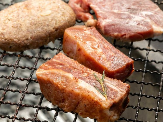 シェフ自慢のハンバーグやスペアリブ、肉類にも妥協なし!_魚太郎浜焼きバーベキュー ラグーナ蒲郡店