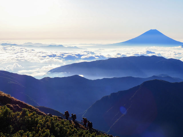 北岳に続く稜線歩き_Over the age mountain tour