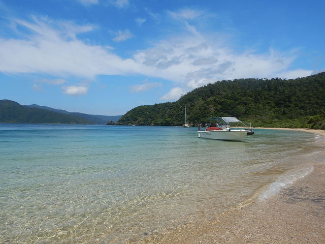 綺麗な無人ビーチでのんびり_素泊まり&海遊び with DiO