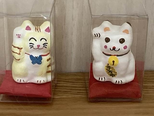 招き猫の絵付け体験、
お客様の作品です。_ねこまどや