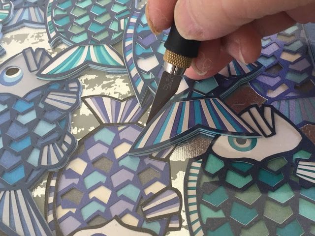 アートナイフ1本で彫ります_彫紙アート ぺぱころーる