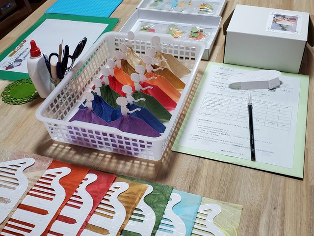 通常は自宅サロンでの運営です。アットホームな雰囲気で制作を楽しんでいただきます。_越前和紙雑貨工房尚