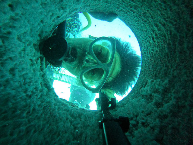 温かい天然の湯が湧いております_OG DIVE SERVICE