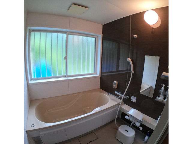 お風呂も追加料金なしでご利用いただけます。
シャンプー、ボディーソープあり_CHARM-CAMP