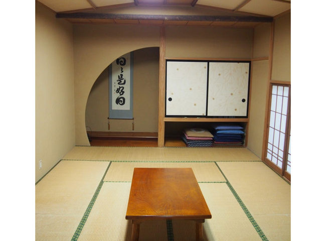 悪天候、キャンプ初心者も安心。茶室とは別棟になります_CHARM-CAMP