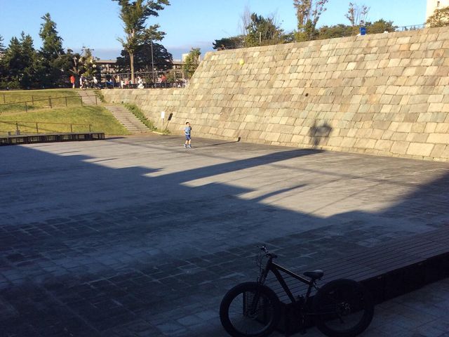 無雪期の堀割広場。_福井城址雪中ファットバイクツアー