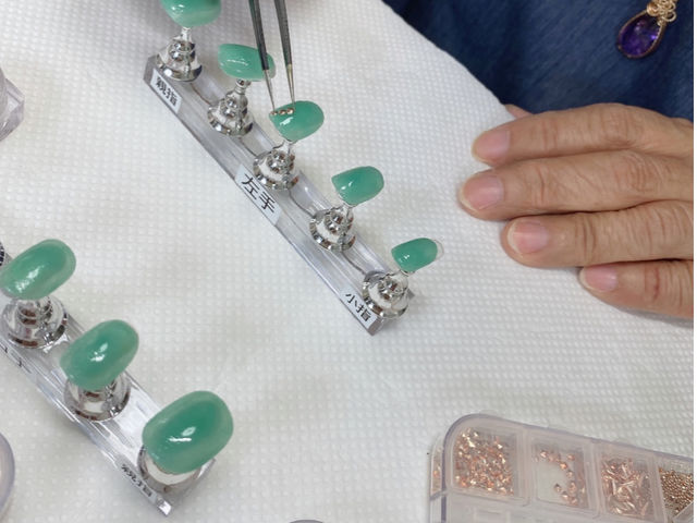 どの指にデザインするかも自由自在!_Hollynail healingsalon