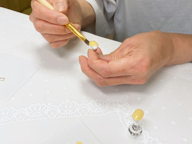 大人用チップは、パワーストーンの塗布から体験できます_Hollynail healingsalon