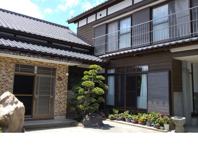 100坪以上ある100年以上経つ古民家を民泊用として改装。_民宿 夏木小屋