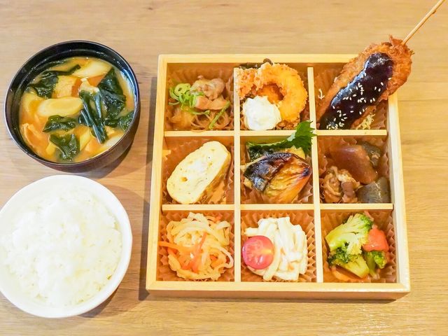 ホテルウィングインターナショナルセレクト名古屋栄
9種小鉢の和食_ホテルウィングインターナショナルセレクト名古屋栄