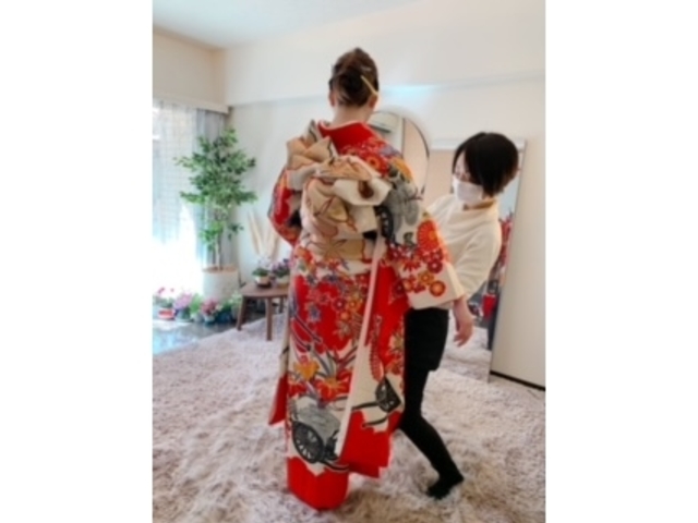 帯結びは、その方の好みや御希望のイメージを伺い、内面も外面も輝く、その方の魅力を最大限に開花するデザインで皆様にご好評をいただいております_彩色健美インターナショナル
