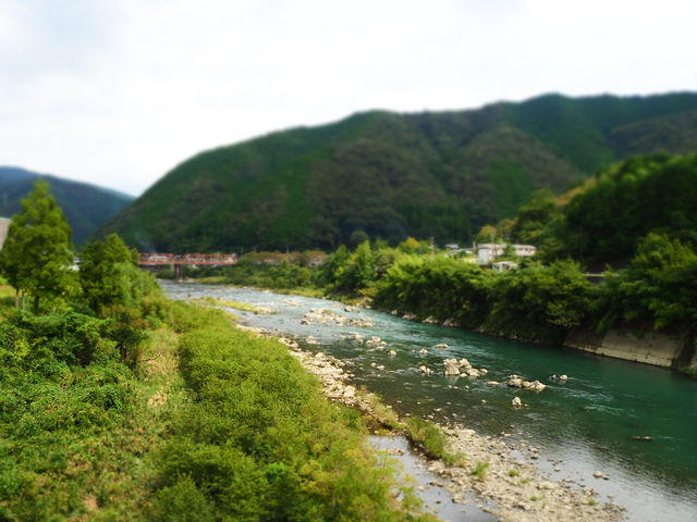 大正の町のすぐそばを流れる梼原川。四万十川と合流します。_Ekimaehouse Samaru