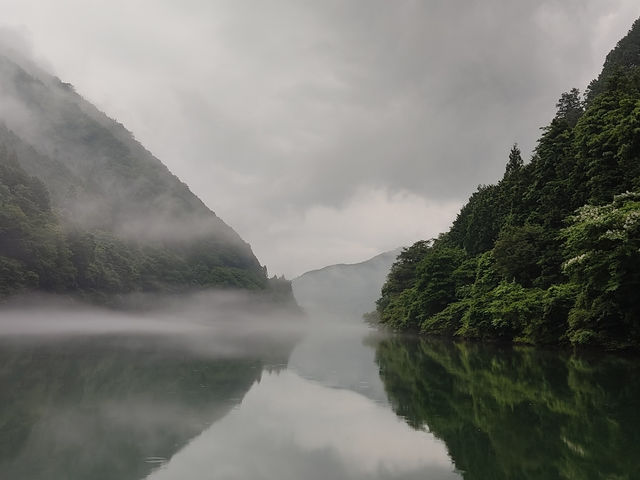 レアですが霧が発生すると幻想的な空間に変化します。_エナベース
