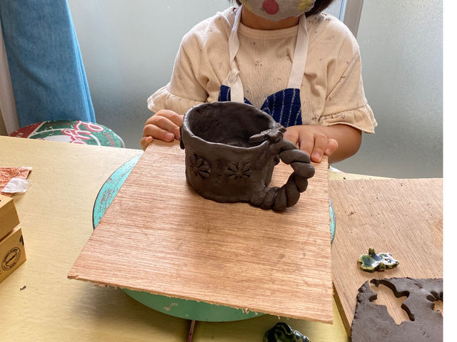 6歳の女の子がお母さんと一緒に作りました_柿陶芸・アート教室