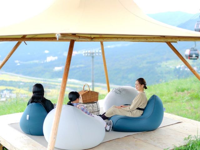 フィールドラウンジ_ザ・ヴェランダ石打丸山/石打丸山スキー場
