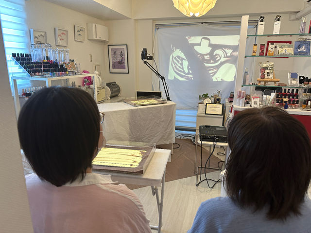 こちらの会場にて、定員2名で行います。_Caveサンドアート教室