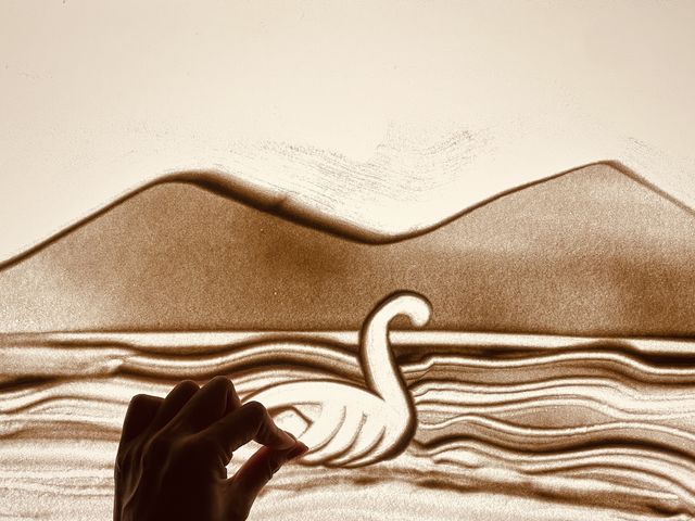 こんな風に、指で描きます。_Caveサンドアート教室