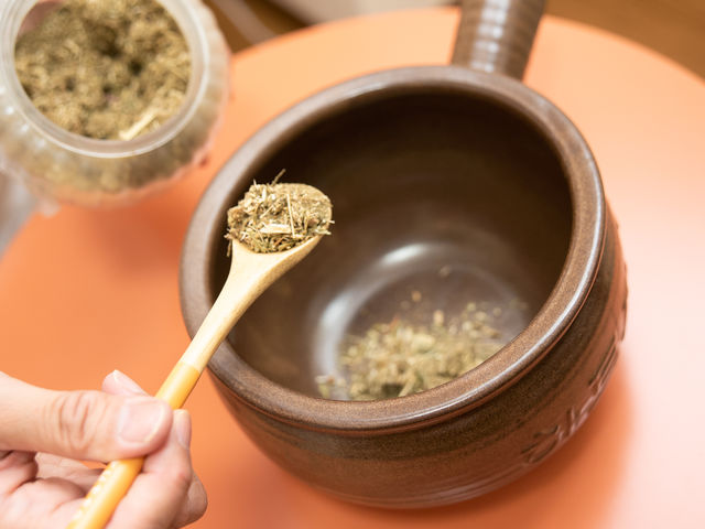 こだわりの漢方薬草使用。_夢見るよもぎ蒸し Dear Pony
