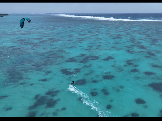 Sandy feet kitesurfing