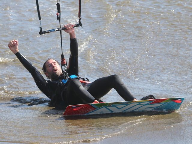 Sandy feet kitesurfing