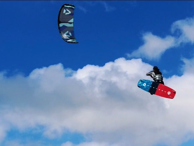 Sandy feet kitesurfing