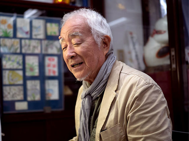 篆刻を指導して下さる間宮壽石先生。_竹田印店