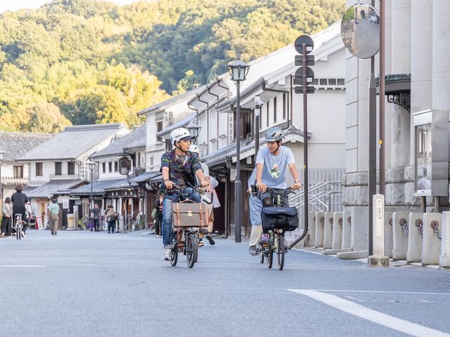 【倉敷美観地区】白壁の蔵と石畳が続く街並みを、心地よい風を感じながら楽しむスローサイクリング。_Local Treasures(ローカルトレジャーズ)