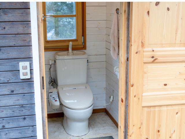 トイレ棟_SOLACEの丘 キャンプ場